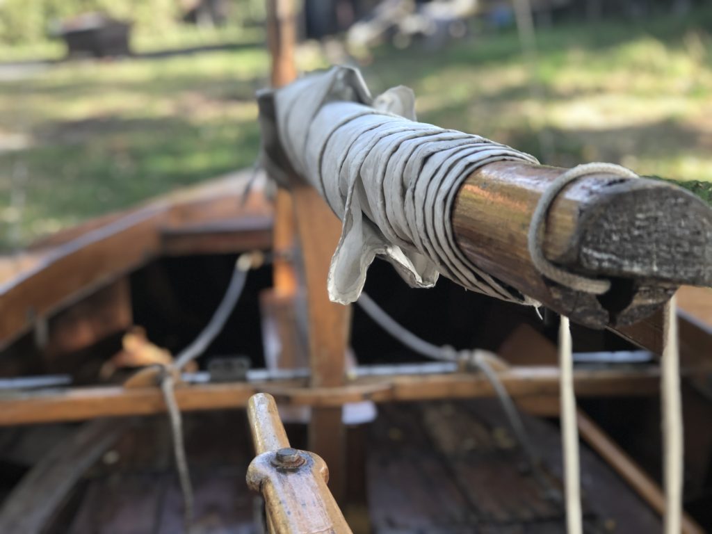 Holzpirat Holzjolle Segelboot mieten und leihen in berlin köpenick Müggelsee spree dahme grünau führerscheinfrei holzboot